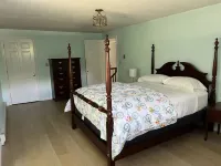 Colonial House with Long Lake access!