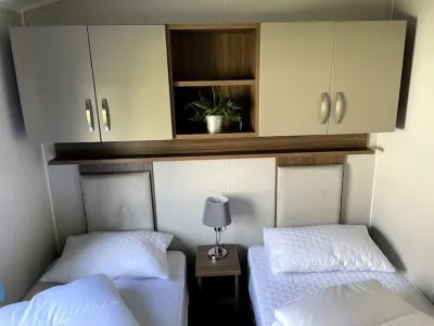6 Berth Comfy Homely Caravan, Dog Friendly Hotels in 