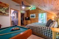 Private and Secluded Pet friendly cabin in the Smokies! 2bed/2bath