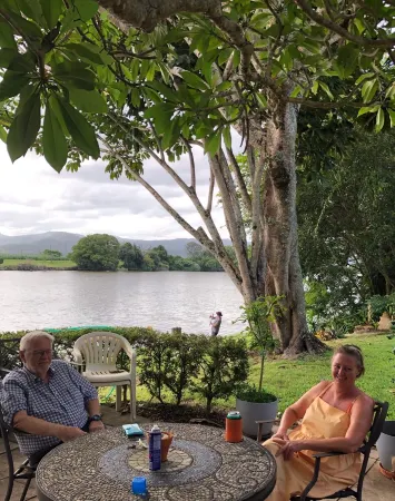 Spacious cottage set in a heritage garden