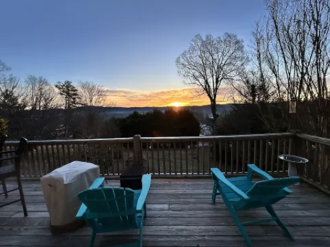 Mountain View, Deck, Sunroom, Wood Fireplace, Dogs Welcome! Отели в г. Блу Ридж