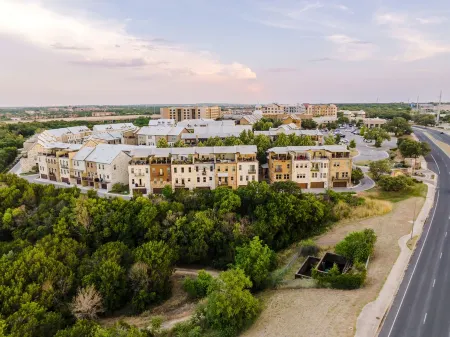 A Unique Experience With Private Elevator, Rooftop Terrace, San Gabriel Views! Отели в г. Джорджтаун