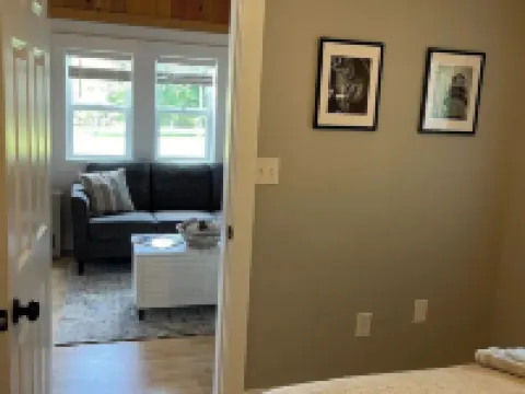 Cozy MaineStay Cottage #1 Hampden/Bangor 漢普登酒店