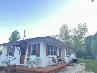 Rustic Country Cottage Near Lake Murray -Just 1 hour from The Masters! Hotels in Northwest Columbia