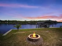 Beautiful Waterfront Home on the Alafia River Hotels in Riverview