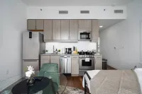Cozy Studio w/Private Balcony!