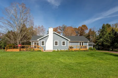 Ski Ridge Golf farmhouse