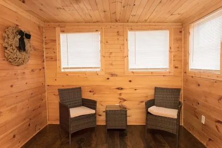 Colonels' Cabin at Ramp 11 Retreat by Concord Sun