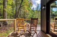Interstellar Treehouse Hideaway + Disc Golf