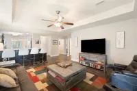 30 Minutes to Beaches and Entertainment