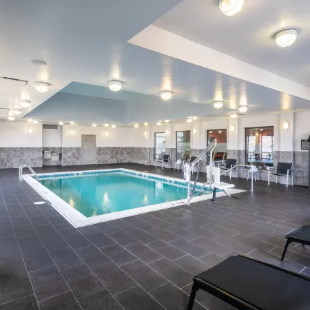 Hampton Inn & Suites Roanoke Airport