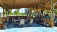Spacious 3br cabin 4 blks from Leech Lake. All appliances and spectacular patio!