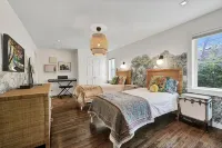Beautiful private gated property w/ private beach access
