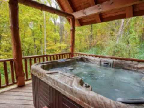 Christine’s Chalet at Trickle Creek in Hocking Hills 馬裏恩酒店