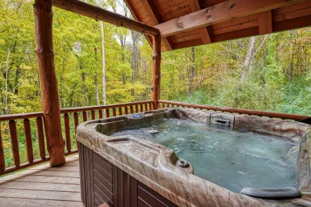 Christine’s Chalet at Trickle Creek in Hocking Hills