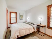 Clean and Spacioius Flat in Great Location Near Epic and Downtown Verona! Hotels in Verona