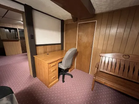 Cheerful 3 bedroom home North side of Manitowoc Отели рядом с достопримечательностью «YMCA»