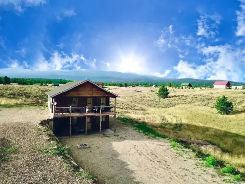 Golden Meadows Lodge+6Bdms+AC+HotTub+WiFi+Near2YNP