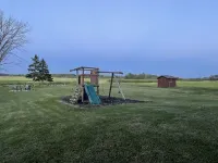Country Living Custom Built Log Home with Hot Tub and Sauna