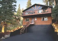 MODERN RUSTIC CABIN W/SPA, WALKING DISTANCE TO SKI RESORT, ZOO & GOLF COURSE
