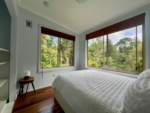 Duckbills Cottage has the convenience of town living but with rural nature feel