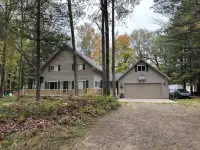 Cabin in Grayling, for all your activities near Lake Marguerite and more …… Hotels in Grayling Township