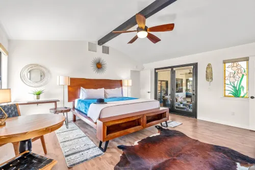 25% off 7-nights! Epic Pool /spa!  12 Joshua Trees🌵3 King beds/1 Queen  Hiking!