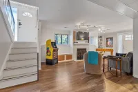 Spacious 5-Bedroom House in Rockville Fast WiFi, Gaming Area & Fenced Yard