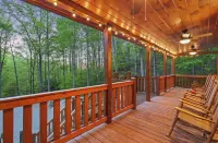 Upscale Cabin! Hot Tub & Arcade!