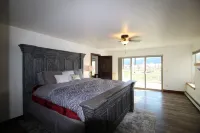 Stunning San Juan Mountain Views!!! Walking to Downtown Ridgway!!!  Lower Level Hotels in Ridgway