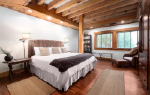 Luxury Mountain Cabin Near Asheville/Spectacular Views/Private Hiking Trails