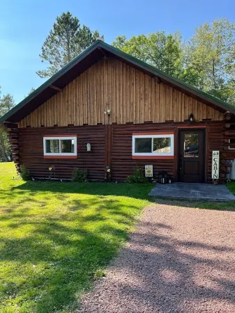 Eureka Lake Log Cabin Retreat