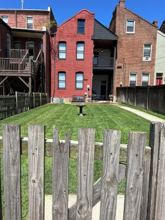 Brand New! Soulard Charmer - Pet Friendly. Отели рядом с достопримечательностью «The Gateway Arch»