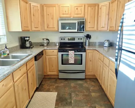 Victor Idaho 3rd floor condo , located between Grand Targhee & Jackson Hole. Hotels in Victor