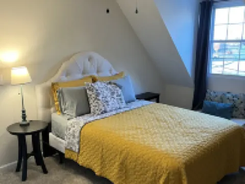 CENTRALLY LOCATED - 4 bedroom- Hancock House - Pet Friendly. 1 gig internet. Hoteles en Gallatin