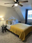 CENTRALLY LOCATED - 4 bedroom- Hancock House - Pet Friendly. 1 gig internet. Hotels near Welch College