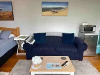 Beachside cabin + solar heated pool @ Spoon Bay