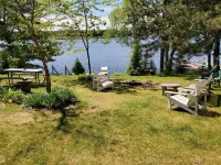 Lakefront Large Lodge in quiet bay~ Pontoon Rental Available