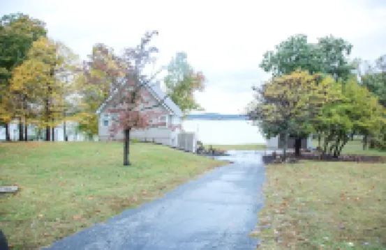 Rockcastle Lakeside Retreat