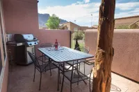 The Howling Coyote - Moab's Adventure Basecamp