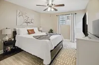 Cozy Private Basement w/ Pool & Workout