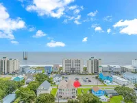Luxury 5-Bedroom House in North Myrtle Beach with Private Pool.