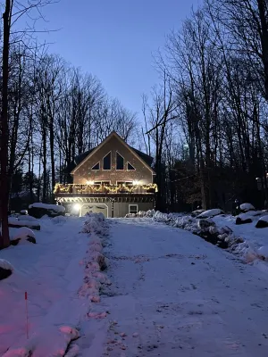 Beautifully Clean, Decorated, Cozy Chalet in an Amenity Rich Community