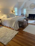 Cypress Cottage - Old Town Charm - 6 BR - 5.5 Baths - Sleeps 10+ Hotel dekat The Country Club of North Carolina