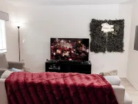 Cozy 1-bedroom Modern Apartment: Central to Raleigh, Durham, Chapel Hill シダー・フォークのホテル