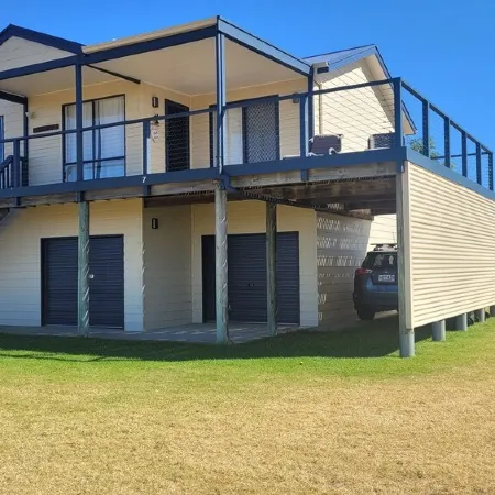 The Flagstaff Clayton Bay - relaxing getaway with water views. Sleeps up to 7