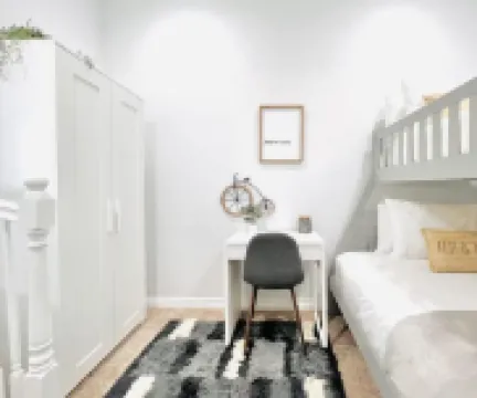 3628 Stylish and Cozy Mission Beach Cottage just steps away from the sand