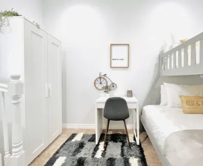 3628 Stylish and Cozy Mission Beach Cottage just steps away from the sand