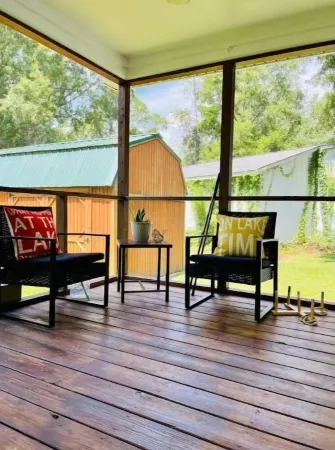 Three Little Birds Canal Cottage