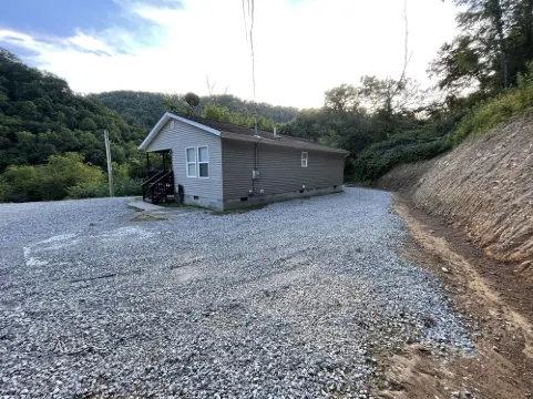 Rockhouse hillside retreat